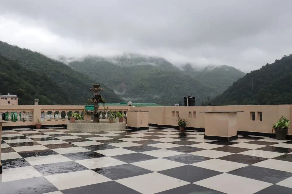 Yoga Retreat in Rishikesh: A 7-Day Itinerary